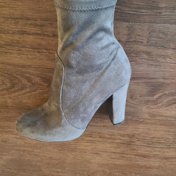 Faux Suede boots - Picture 3 of 3